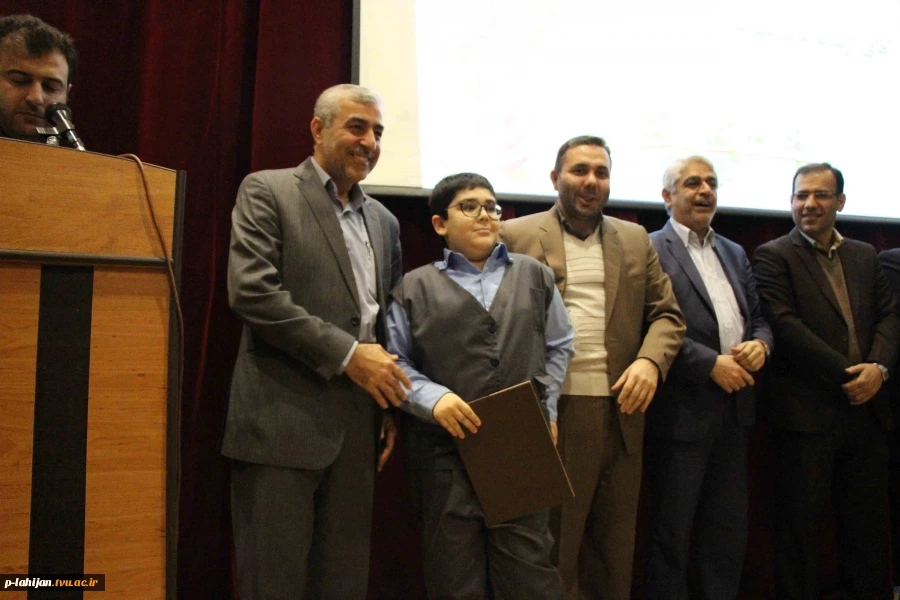 همایش تجلیل ازپژوهشگران هفته پژوهششهرستان لاهیجان   در آموزشکده فنی شهید رجایی 12