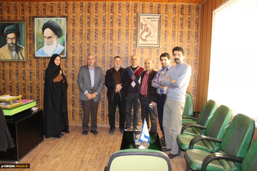 تجلیل از  خانم بذرافشان همکار آموزشکده فنی شهید رجایی لاهیجان به مناسبت میلاد حضرت فاطمه الزهرا (س) 2
