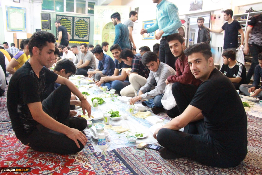 افطاری در ماه مبارک رمضان  به دانشجویان خوابگاهی به مناسبت  شب میلاد امام حسن مجتبی (ع)