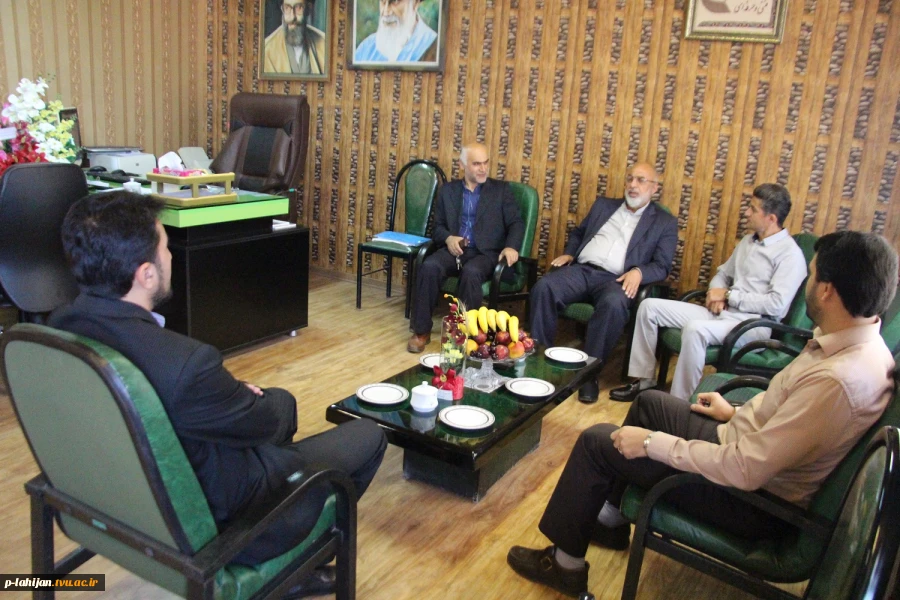 در راستای برند سازی آموزشکده لاهیجان  جلسه ای با حضور خیر لاهیجانی آقای یعقوبی 3
