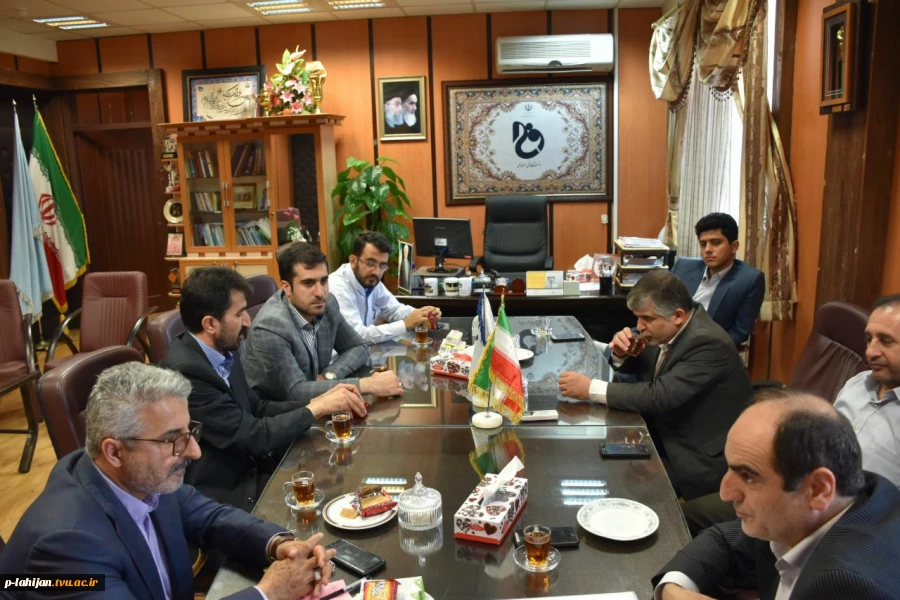 جلسه هم اندیشی دکتر پنج مینی رییس آموزشکده و دکتر نیکفر نماینده مجلس شهرستان لاهیجان و سیاهکل با دکتر شمشادی رییس دانشگاه فنی گیلان 5