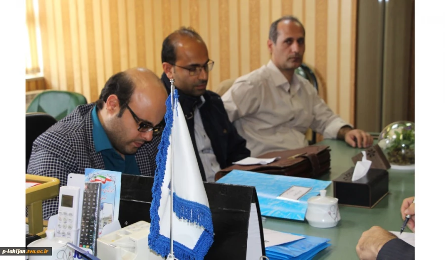 جلسه مدیران گروه و اداره آموزش آموزشکده شهید رجایی لاهیجان13آبان 3