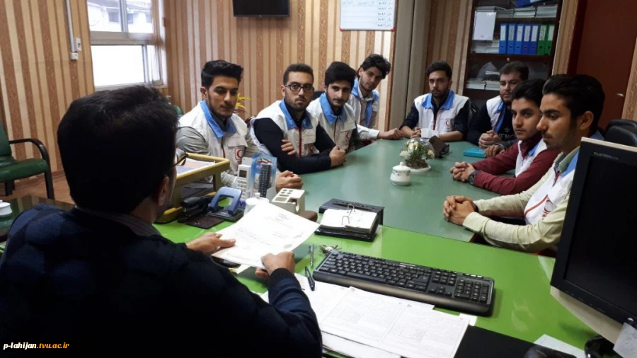 کانون هلال احمر آموزشکده شهید رجایی لاهیجان-17آذر98 4