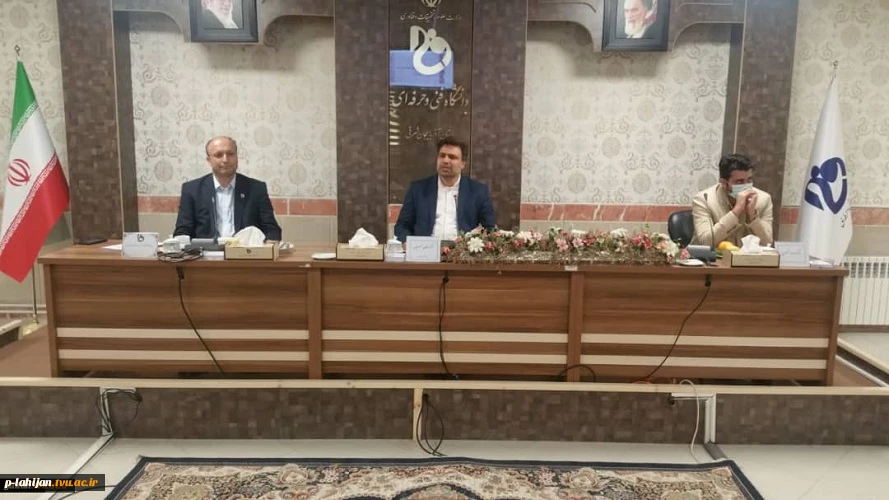 بازدید دکتر خسرویان از دانشگاه فنی و حرفه‌ای استان آذربایجان شرقی 2بازدید دکتر خسرویان از دانشگاه فنی و حرفه‌ای استان آذربایجان شرقی 2