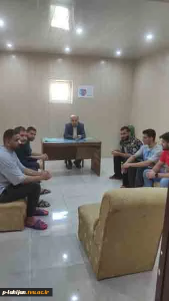 حضور مشاور در خوابگاه آموزشکده شهید رجایی لاهیجان به مناسبت هفته خوابگاه با موضوع رفع استرس و اضطراب امتحانات - اردیبهشت  6