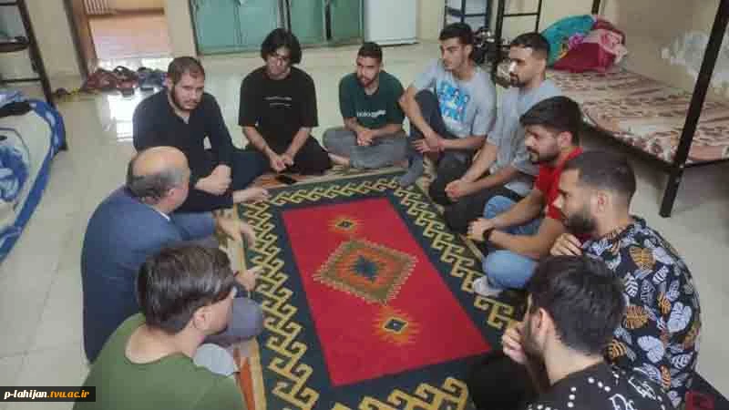 حضور مشاور در خوابگاه آموزشکده شهید رجایی لاهیجان به مناسبت هفته خوابگاه با موضوع رفع استرس و اضطراب امتحانات - اردیبهشت 4