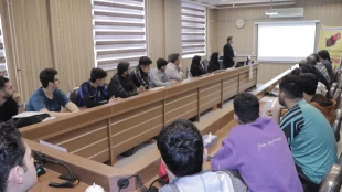 کارگاه آموزشی پیشگیری از حوادث ترافیکی و کمک های اولیه در تصادفات - آموزشکده ملی مهارت شهید رجایی لاهیجان 4