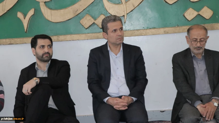 برگزاری مراسم پرفیض قرائت زیارت عاشورا در دهه مبارکه کرامت و بزرگداشت شهادت رهبر انقلاب ، فرماندهان و سایر شهدای ایران اسلامی در دانشگاه ملی مهارت واحد لاهیجان(شهید رجایی) 6