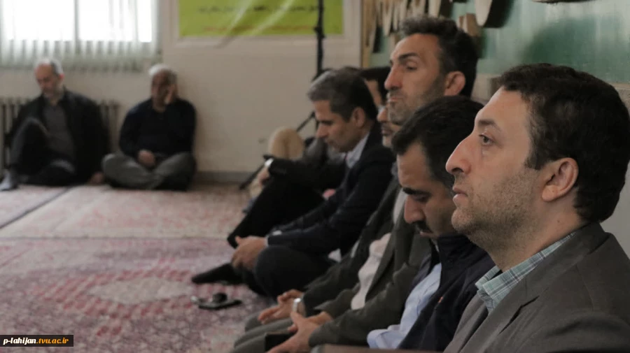 برگزاری مراسم پرفیض قرائت زیارت عاشورا در دهه مبارکه کرامت و بزرگداشت شهادت رهبر انقلاب ، فرماندهان و سایر شهدای ایران اسلامی در دانشگاه ملی مهارت واحد لاهیجان(شهید رجایی) 8
