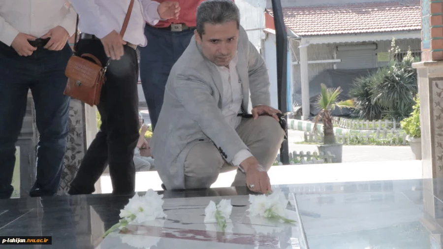 گلباران مزار شهدای گمنام توسط ریاست و کارکنان دانشگاه ملی مهارت واحد لاهیجان ،به مناسبت سوم خردادماه ، سالروز حماسه آزادسازی خرمشهر 5